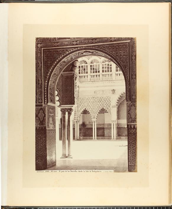 Alcazar. El patio de las Doncellas desde la Sala de Embajadores.