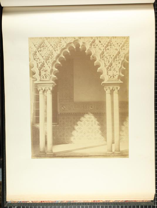 (Arco en el Patio de las Doncellas. Reales Alcázares de Sevilla)