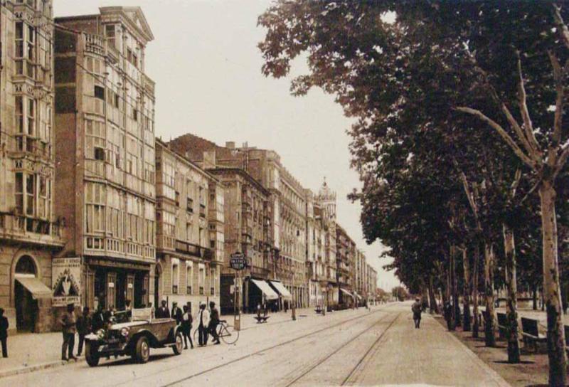 Valladolid. Avenida de Alfonso XIII