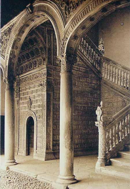 Toledo. Escalera del Hospital de Santa Cruz