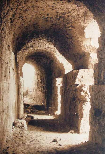 Ruinas de Itálica. Circo Romano. Arco Trajano