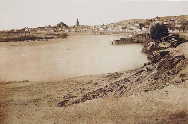 Córdoba. Vista parcial y río Guadalquivir