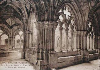 Monasterio de Poblet. Entrada al Lavabo desde el Claustro