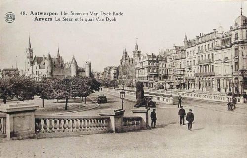 Anvers. Le Steen et le quai Van Dyck