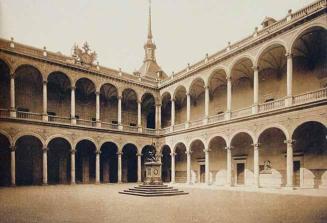 Toledo. Patio del Alcázar