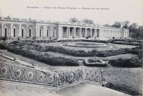 Versailles. Palais du Grand Trianon. Façade sur les jardins