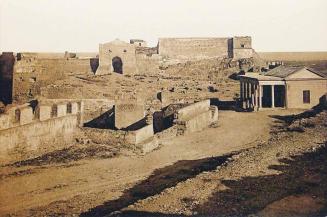 Castillo de Sagunto. Plazas de Aras y Museo histórico Militar