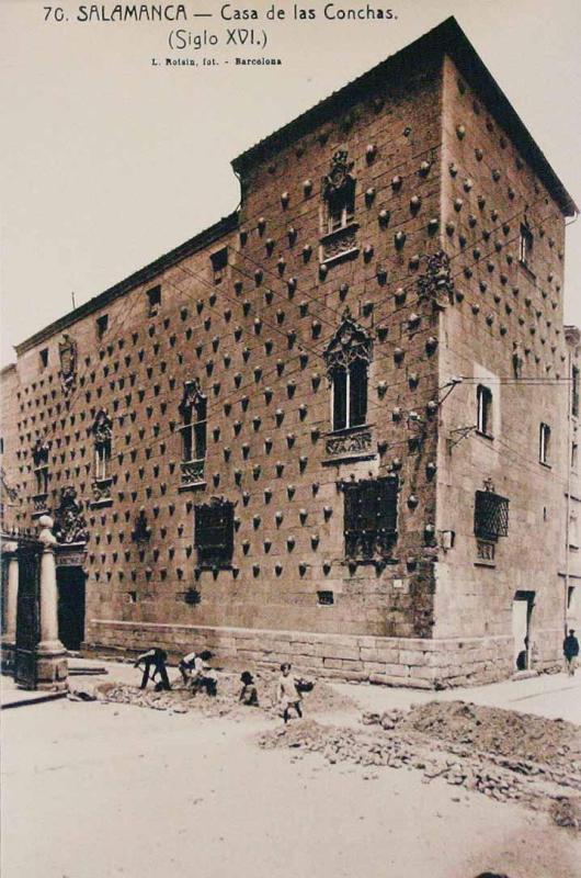 Salamanca. Casa de las Conchas (Siglo XVI)