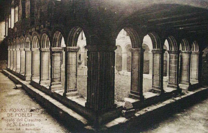 Monasterio de Poblet. Ángulo del Claustro de San Esteban