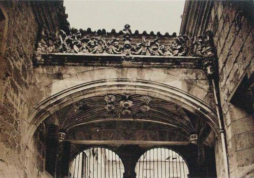 Salamanca. Escuelas Menores. Entrada. Detalle