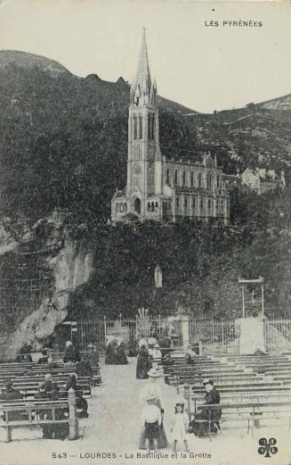 Les Pyrénées. Lourdes. La Basilique et la Grotte