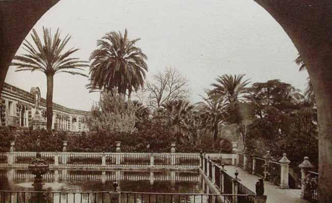 Sevilla. Jardines del Alcázar. Estanque de los Reyes Moros