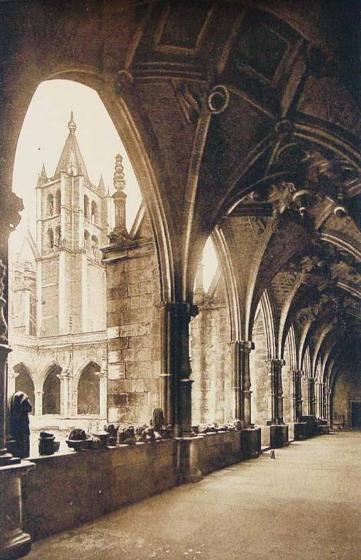 León. Catedral (Siglo XII). Claustro