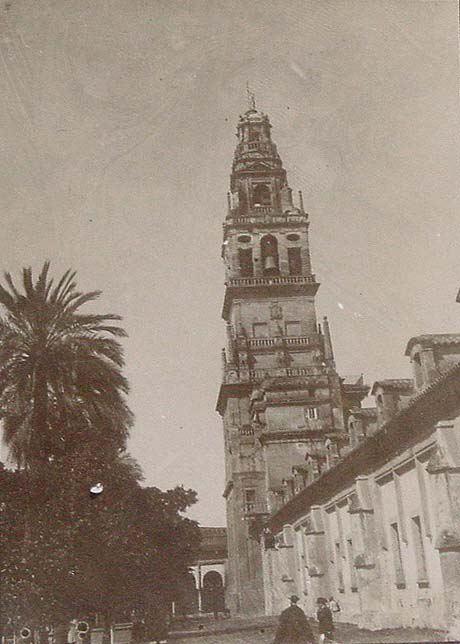 (Torre de la catedral de Córdoba)