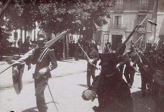 (Procesión de soldados por el Corpus Christi)