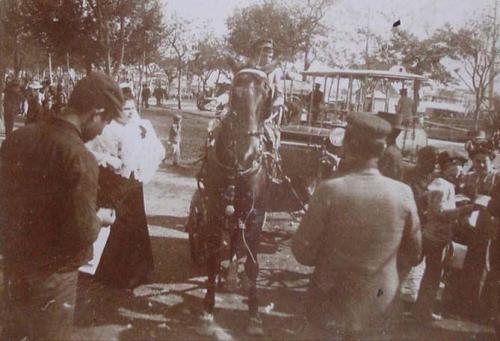 (Coches de caballos. Feria de Sevilla)