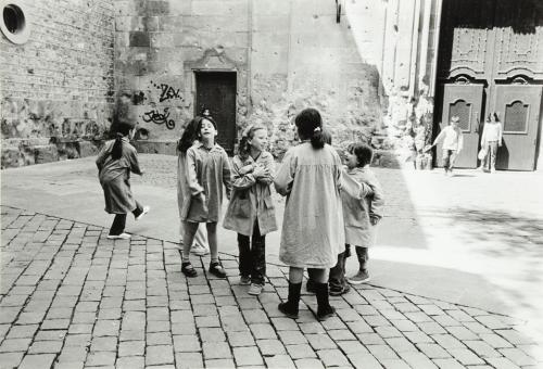 Niños jugando en el recreo