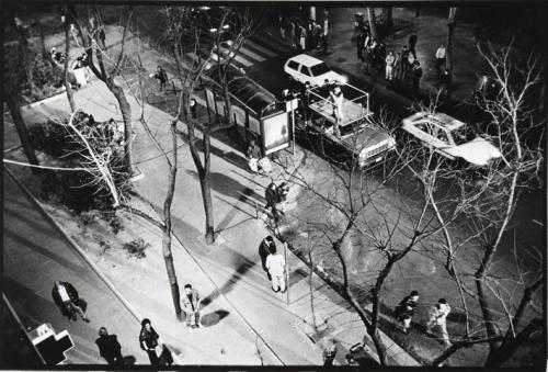 Rodaje en la calle, desde una ventana