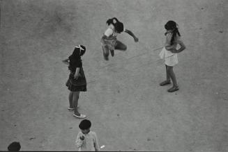 Niñas jugando. UVA Fuencarral