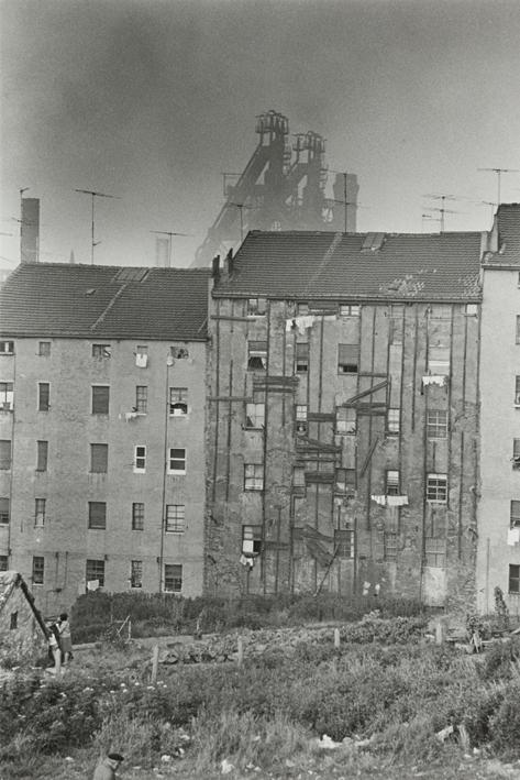 Edificio de viviendas en un barrio industrial