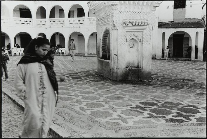 Plaza con una fuente. Marruecos