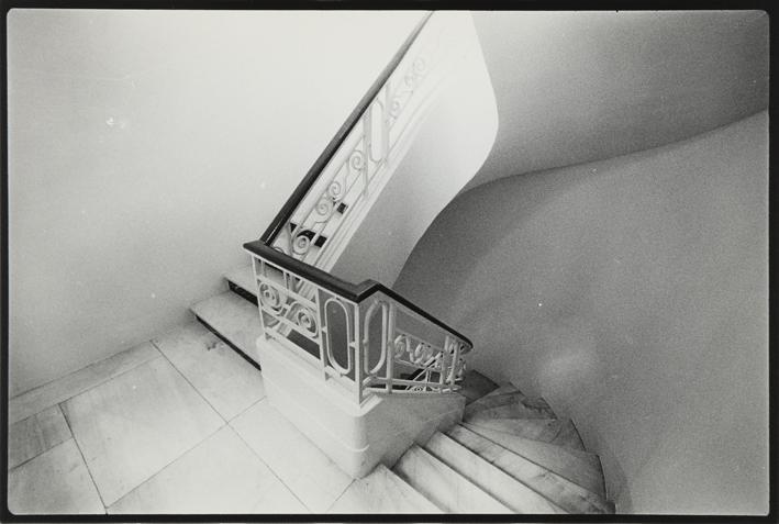 Escaleras en el interior de un edificio