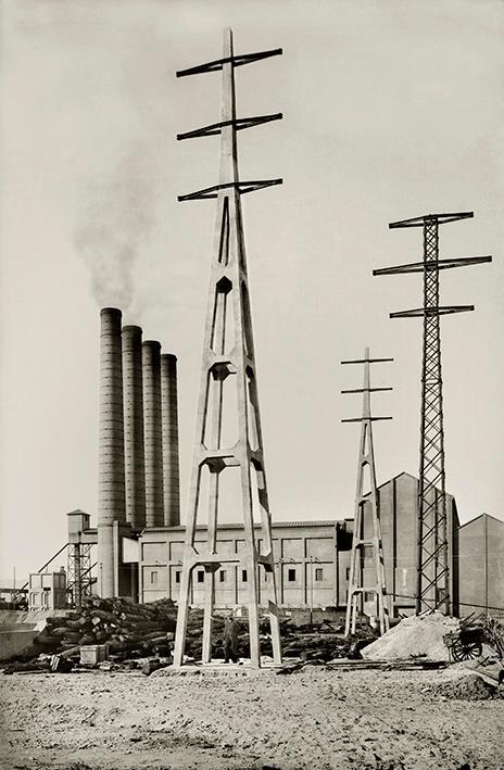 Postes para líneas eléctricas de alta tensión