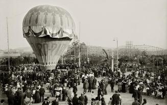 Globo aerostático en el parque de atracciones Turó Park