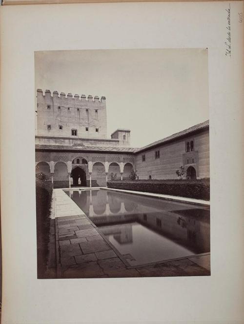 Patio de los Mirtos desde la entrada