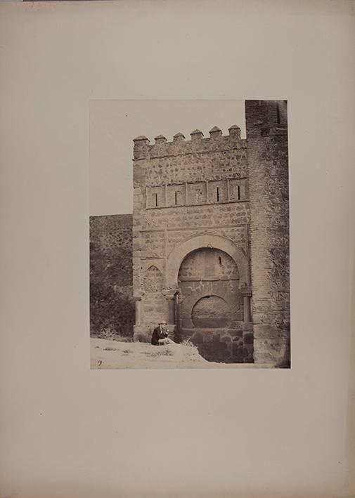 Toledo. Antigua puerta de la bisagra