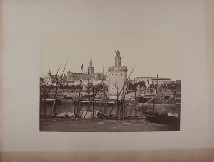 Sevilla. El Guadalquivir, la Torre del Oro y la Catedral