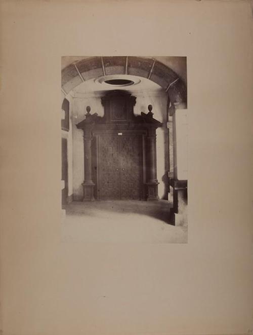 El Escorial. Interior, puerta