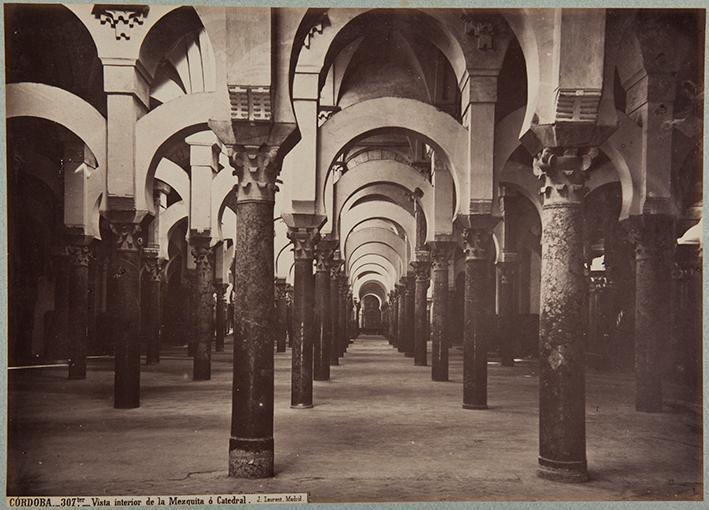 Córdoba. Vista interior de la mezquita o catedral