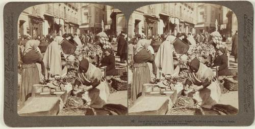 Uno de los mercados más raros, el “Rastro” en el barrio viejo de Madrid