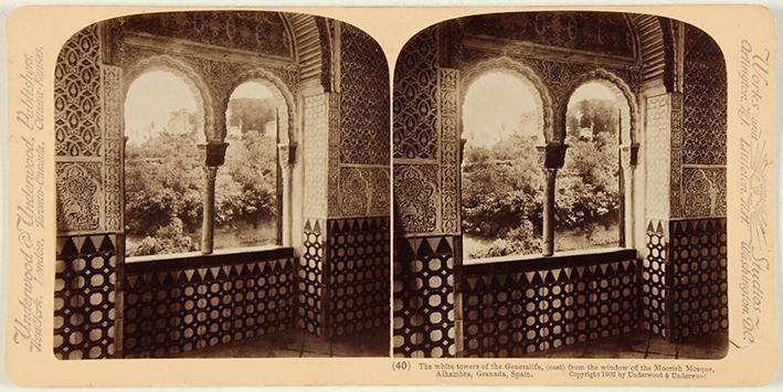 Las torres blancas del Generalife desde la ventana de la Mezquita Morisca, Alhambra