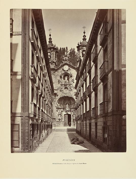 San Sebastian. Calle Mayor é Iglesia de Santa María