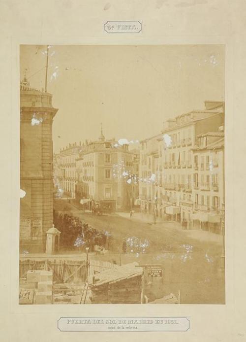 Tercera vista. Puerta del Sol de Madrid en 1857, antes de la reforma