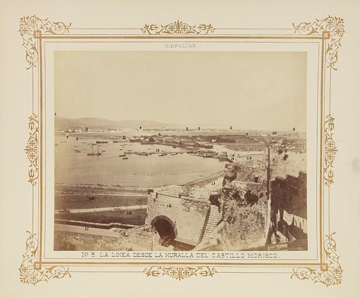 Gibraltar. La línea desde la muralla del castillo morisco