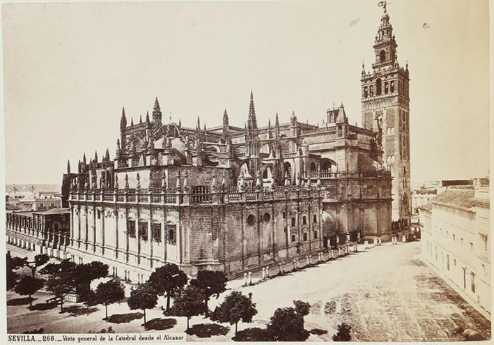 Sevilla. Vista general de la Catedral desde el Alcazar