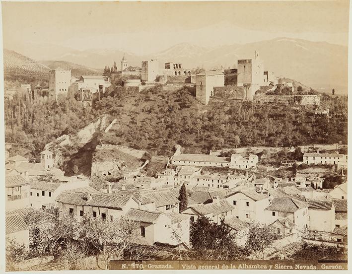 Granada. Vista general de la Alhambra y Sierra Nevada