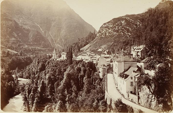 St. Sauveur. Vue générale prise du Rocher