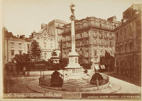 Napoli. Colonna della Pace