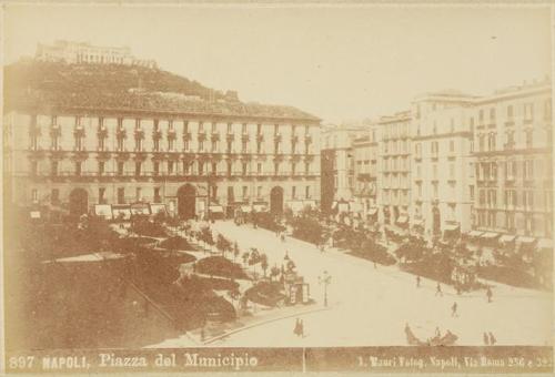 Napoli. Piazza del Municipio