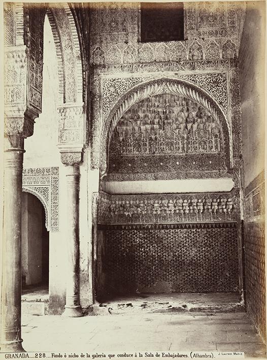 Granada. Fondo o nicho de la galería que conduce a la Sala de embajadores (Alhambra)