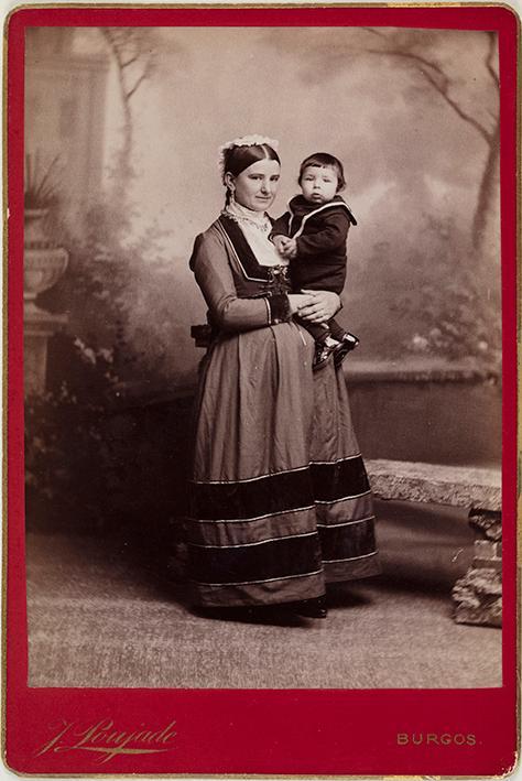 (Retrato de una mujer con un niño en brazos)