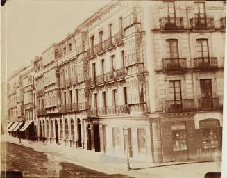 (Vista del Café Suizo en la calle de la Estación. Vitoria)