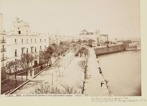 Cádiz. La Alameda de Apodaca con la iglesia del Carmen