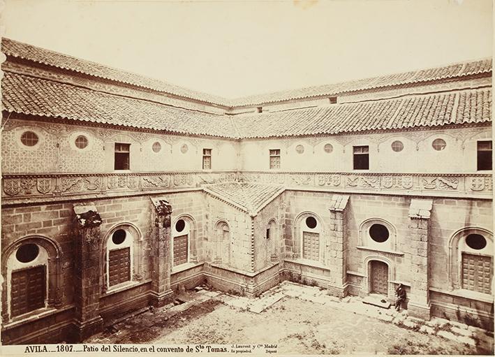 Ávila. Patio del Silencio, en el convento de Santo Tomás