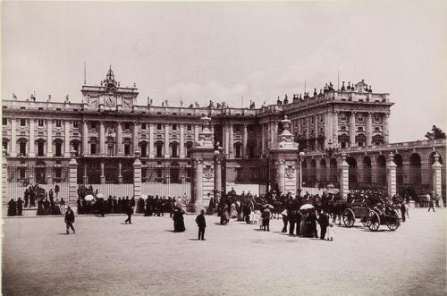 Madrid. Plaza de Armas (Palacio Real)