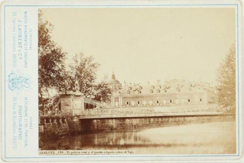 Aranjuez. El palacio real y el puente colgante sobre el Tajo